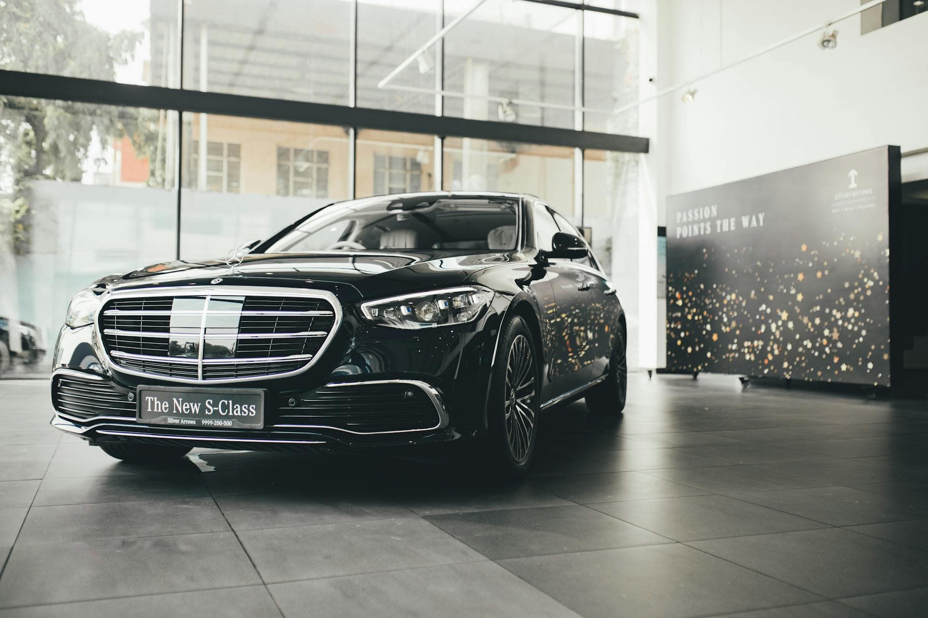 دیتیلینگ کامل Mercedes E-Class — بعد